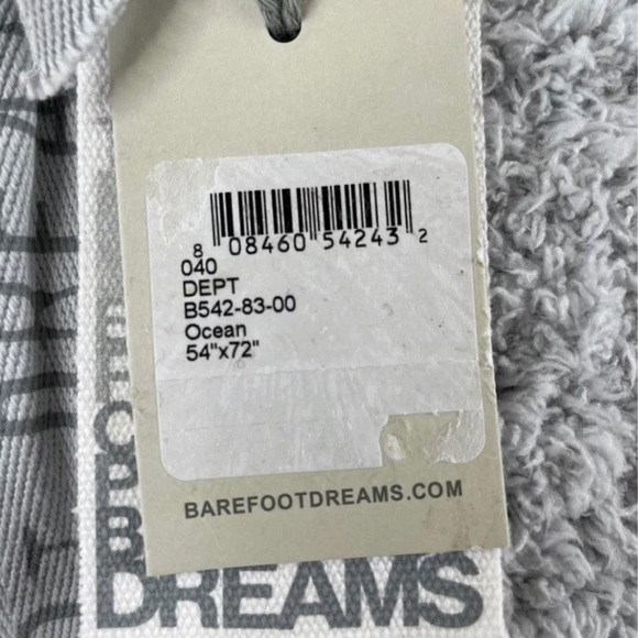 BAREFOOT DREAMS COZYCHIC THROW BLANKET OCEAN/BLUE - Picture 3 of 5